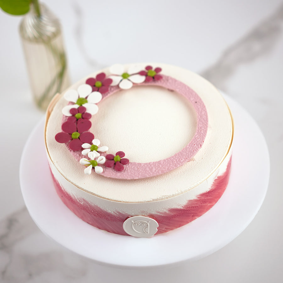 Muse lychee and raspberry cake by Felice Pasticceria, Pune